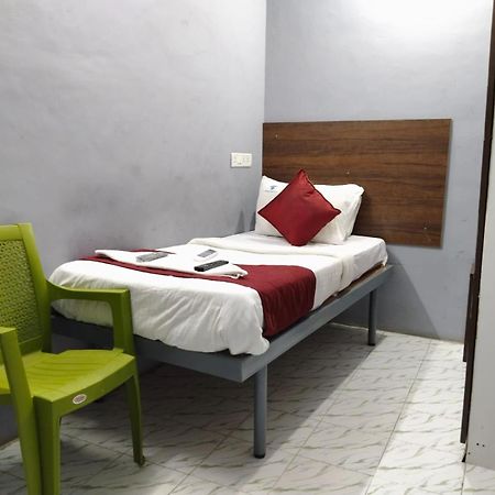 Skyry Hotel Iyyapanthangal Chennai Exteriör bild