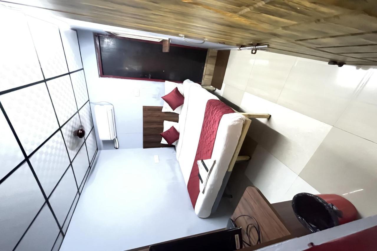 Skyry Hotel Iyyapanthangal Chennai Exteriör bild
