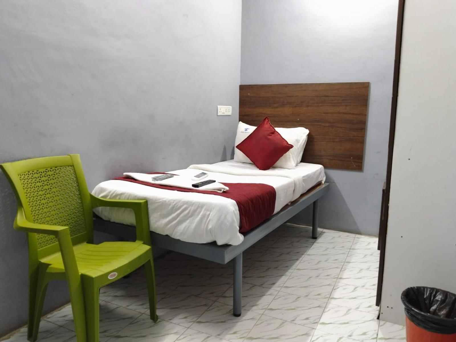 Skyry Hotel Iyyapanthangal Chennai Exteriör bild